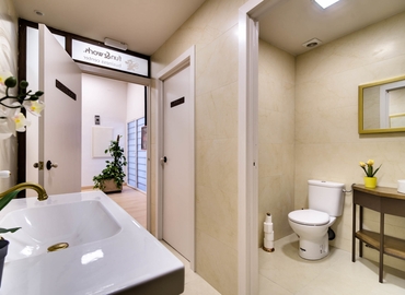 Alquile oficinas de coworking en Madrid Centro 28 m², Calle de Isabel Colbrand 10-12 Plt 5 Ofic 151 - 15 | MatchOffice.es