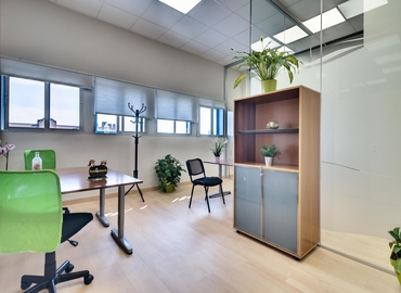 Explore oficinas de coworking en Madrid Centro 28 m², Calle de Isabel Colbrand 10-12 Plt 5 Ofic 151 - 0 | MatchOffice.es