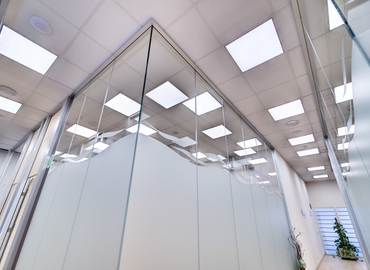 Explore oficinas de coworking en Madrid Centro 28 m², Calle de Isabel Colbrand 10-12 Plt 5 Ofic 151 - 22 | MatchOffice