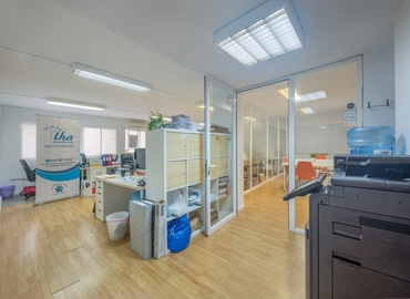 Alquile oficinas de coworking en Málaga 55 m², Calle Alejandro Dumas 17 - 4 | MatchOffice