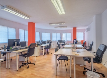 Alquile oficinas de coworking en Málaga 55 m², Calle Alejandro Dumas 17 - 5 | MatchOffice