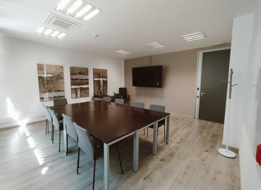 Reserve sala de reuniones acogedora en Barcelona 15 m², Calle Gomis 34 - 2 | MatchOffice.es
