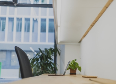 Explore coworking en Eixample 30 m², Carrer del Consell de Cent 153 bajos local - 1 | MatchOffice