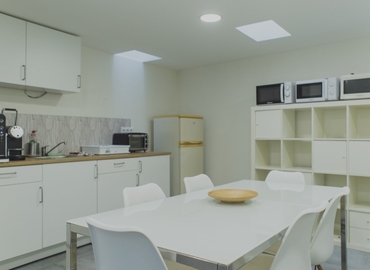 Alquile coworking en Eixample 30 m², Carrer del Consell de Cent 153 bajos local - 4 | MatchOffice