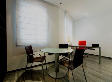 Únase a nuestra oficina virtual en Sevilla, Paseo de las Delicias 1 - 4 | MatchOffice.es