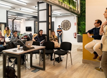 Alquile sala de reuniones acogedora en Madrid Tetuán 200 m², Calle de Pedro Teixeira 16 - 5 | MatchOffice.es