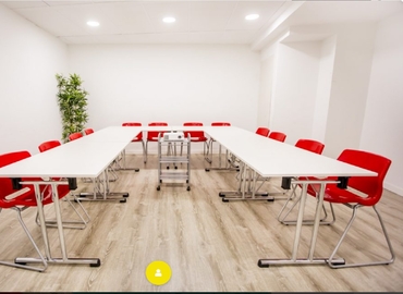 Alquile sala de reuniones acogedora en Madrid Chamberi 120 m², Plaza de José Moreno Villa 2 - 2 | MatchOffice.es