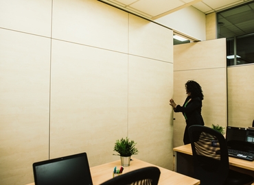 Centros de oficinas disponible para alquilar en Madrid Centro 28 m², Calle Isabel Colbrand 10-12 Plt 5 Ofic 151 - 23 | MatchOffice