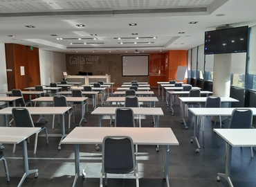 Book a 360 m² Conference center in Seville, Carretera de la Exclusa nº 11 (41011) - 1 | MatchOffice