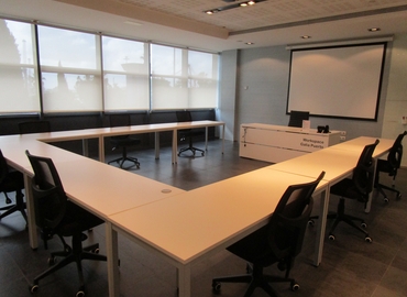 Alquile sala de conferencias en Sevilla 360 m², C/ José Delgado Brackembury nº 11 - 3 | MatchOffice