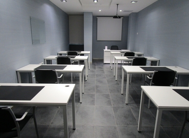 Reserve sala de juntas en Sevilla 360 m², C/ José Delgado Brackembury nº 11 - 4 | MatchOffice.es