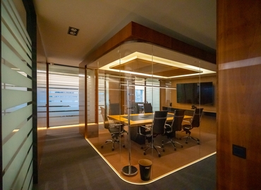 Book a 35 m² Meeting room in Seville, Avenida Eduardo Dato (41005) - 1 | MatchOffice.com