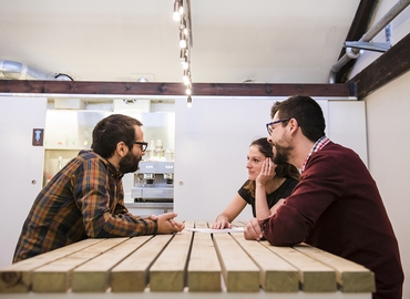 Rent suitable a 1000 m² Coworking  in Sants-Montjuïc, Carrer de Blesa 27 (08004) - 1 | MatchOffice.com