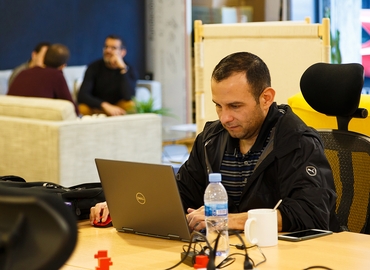 Alquile oficinas compartidas en Sants-Montjuic 1000 m², Carrer de Blesa 27 - 6 | MatchOffice.es