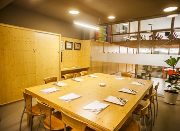 Alquile oficinas compartidas en Sants-Montjuic 1000 m², Carrer de Blesa 27 - 31 | MatchOffice.es