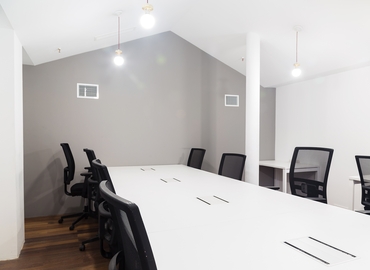 Rent comfortable a 700 m² Shared workspace  in Eixample, Gran Via de les Corts Catalanes (08010) - 17 | MatchOffice.com