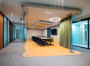 Book a 35 m² Meeting room in Seville, Avenida Eduardo Dato (41005) - 0 | MatchOffice