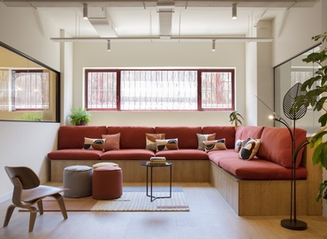 Alquile oficinas compartidas en Madrid Centro 3600 m², Paseo Imperial 14 - 8 | MatchOffice.es