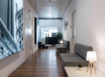 Elija sala de reuniones acogedora en Eixample 12 m², Via Augusta 29 - 1 | MatchOffice