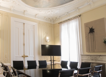 Reserve sala de conferencias equipada en Madrid Salamanca 12 m², Calle Serrano 110 - 5 | MatchOffice.es