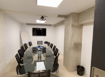 Alquile sala de conferencias acogedora en Madrid Tetuán 30 m², Calle de Edgar Neville 6 - 9 | MatchOffice
