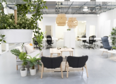 Alquile oficinas de coworking en Málaga 1600 m², Carril de la Cordobesa - 10 | MatchOffice.es
