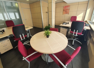 Explore oficinas compartidas en Madrid Centro 1300 m², Calle de Velázquez 157 - 9 | MatchOffice.es