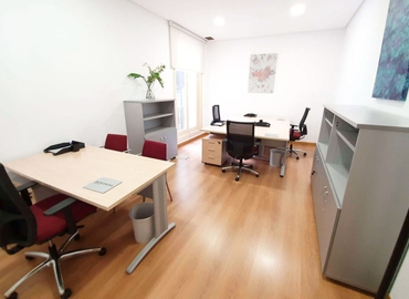 Reserve sala de juntas acogedora en Madrid Centro 38 m², Calle Gran Vía 6 - 4 | MatchOffice