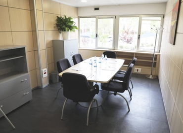 Reserve sala de juntas equipada en Madrid Centro 17 m², Calle de Velázquez 157 - 16 | MatchOffice.es