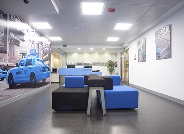 Alquile sala de conferencias acogedora en Madrid Centro 40 m², Plaza de Carlos Trías Bertrán 4 - 8 | MatchOffice.es