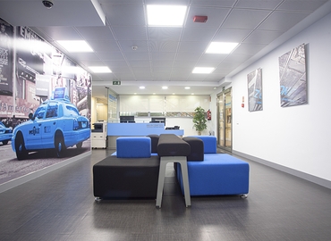 Alquile sala de reuniones equipada en Madrid Centro 24 m², Plaza de Carlos Trías Bertrán 4 - 8 | MatchOffice.es