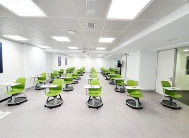 Reserve sala de conferencias acogedora en Madrid Centro 24 m², Plaza de Carlos Trías Bertrán 4 - 20 | MatchOffice.es