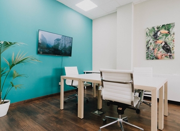 Parque empresarial disponible para alquilar en Marbella 500 m², Calle Agua Marina 18 - 0 | MatchOffice