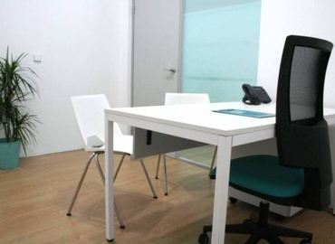 Micentro de negocio disponible para alquilar en Sevilla 24 m², Avenida Montequinto - 4 | MatchOffice.es