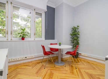 Explore oficinas temporales en Madrid Chamberi 25 m², Calle de José Abascal 44 - 6 | MatchOffice.es
