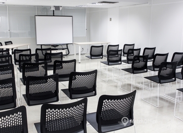 100 m² Shared workspace  in Madrid Tetuán, Avenida de Brasil 17 (28020) - 2 | MatchOffice.com