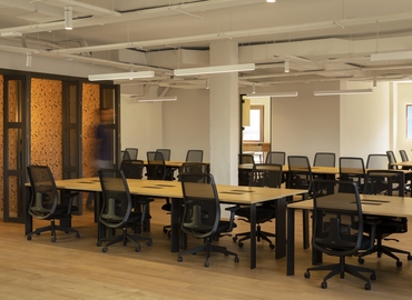 Elija sala de juntas acogedora en Madrid Centro 40 m², Paseo Imperial 14 - 4 | MatchOffice.es