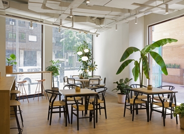 Reserve sala de conferencias fiable en Madrid Centro 40 m², Paseo Imperial 14 - 7 | MatchOffice.es