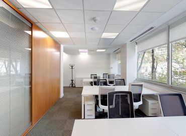 Explore oficinas temporales en Madrid Tetuán 70 m², Calle del Poeta Joan Maragall 23 - 7 | MatchOffice.es