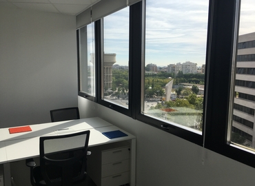 Reserve sala de reuniones acogedora en Madrid Tetuán 200 m², Calle de Bravo Murillo - 9 | MatchOffice