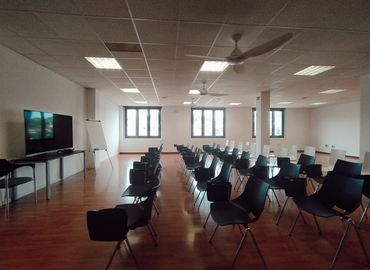 Elija sala de reuniones equipada en Gràcia 15 m², Carrer de Gomis 34 - 5 | MatchOffice