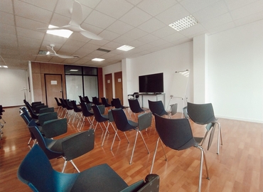Elija sala de conferencias equipada en Gràcia 15 m², Carrer de Gomis 34 - 6 | MatchOffice