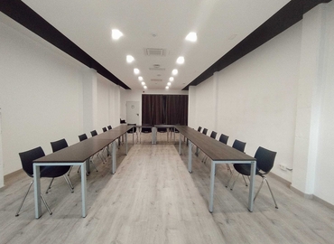 Reserve sala de juntas equipada en Gràcia 15 m², Carrer de Gomis 34 - 13 | MatchOffice