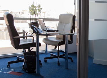 Explore oficinas de coworking en Alcobendas 130 m², Calle de Anabel Segura - 12 | MatchOffice.es