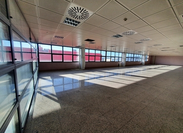 Oficina comercial disponible para alquilar en Granada 8000 m², Avenida Fernando de los Ríos 35 - 10 | MatchOffice