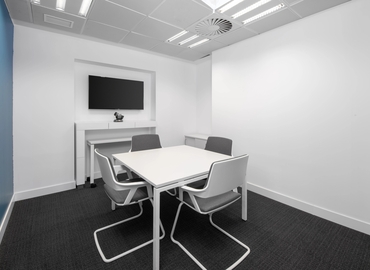 35 m² Conference hall in Madrid Centro, Paseo de la Castellana 93 (28046) - 1 | MatchOffice