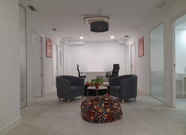 Alquile oficinas compartidas en Centro-Latina 6 m², Paseo del Marqués de Monistrol - 5 | MatchOffice.es