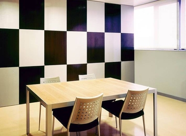 Centros de negocio disponible para alquilar en Girona 105 m², Carrer del Riu Güell 58 - 5 | MatchOffice.es