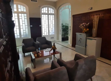 Elija sala de reuniones acogedora en Eixample 40 m², Passeig de Gràcia - 16 | MatchOffice.es