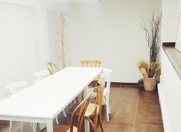 Oficina comercial disponible para alquilar en Burgos 12 m², Calle Santa Águeda 40 - 10 | MatchOffice